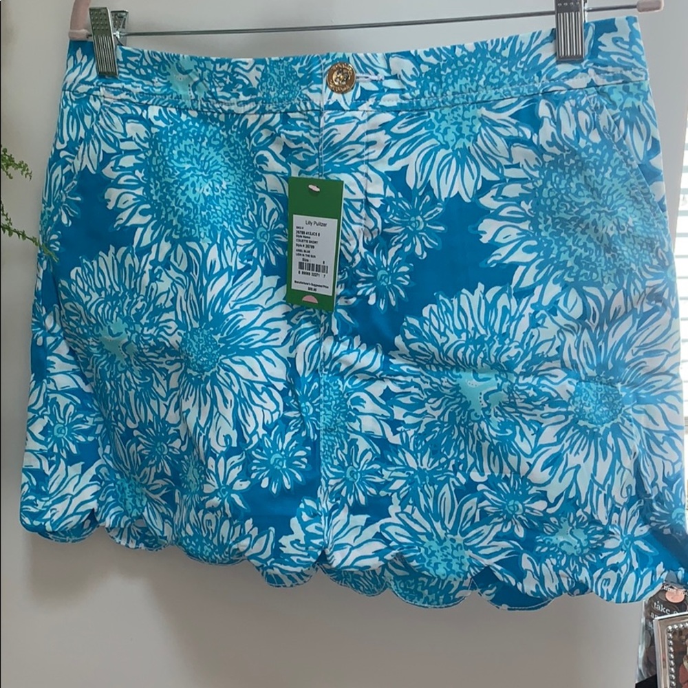 Lilly scalloped edge shorts